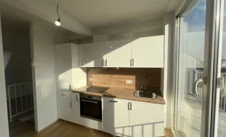 Traumhafte Dachgeschoss-Wohnung mit Fernblick! 80m² Maisonette-Wohnung mit Terrasse und Klimaanlage! ++ Nahe AKH ++ Garagenstellplätze im Haus!!