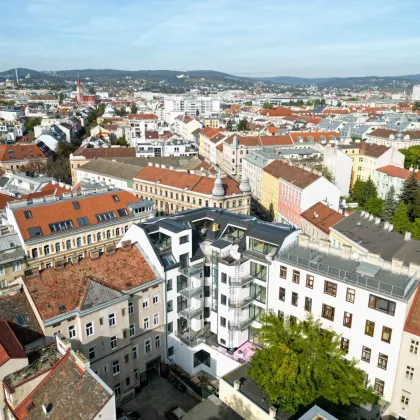 SOMMERAKTION - neue PREISE | revitalisierte 3-Zimmer Altbauwohnung mit großzügiger Verglasung und südseitigem Innenhofbalkon  | Fernwärme - Bild 2