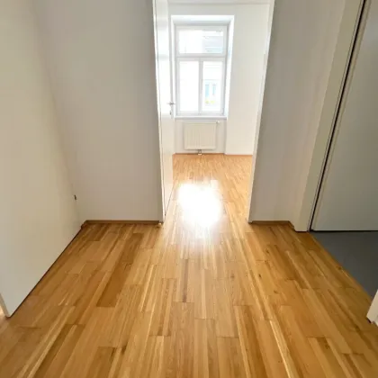 Tolle 2-Zimmer Altbauwohnung: 64m², umfangreich modernisiert für 355.000,- € - Bild 2