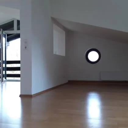 4 Zimmer Dachgeschoßwohnung mit Balkon in bester Wohnlage - Bild 2