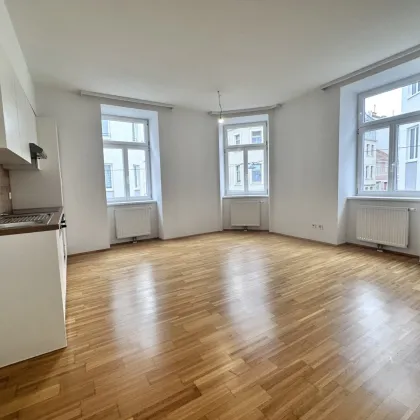 Top sanierte 2 Zimmer Wohnung inkl. Einbauküche, Lift in sehr schönem Altbau - Bild 3