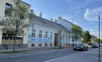 Wohnhaus mit 3 Wohnungen, Dachgeschoss ausbaufähig ca. 566 m² Grundfläche