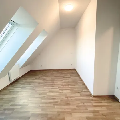 NEU! ATEMBERAUBENDER FERNBLICK + SÜDSEITGER BALKON + MAISSONETTE! Wunderschöne 62m² Maissonette Dachgeschosswohnung! ++Nahe Schönbrunn++Perfekte Verkehrsanbindung++ - Bild 3