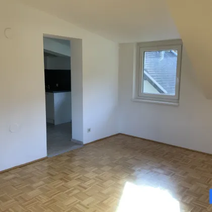 Gemütliche 2 Zi Wohnung mit großem Balkon - Bild 2