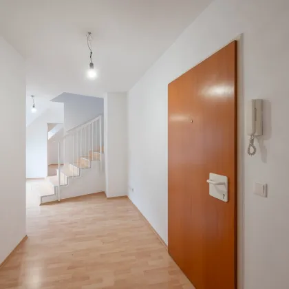 ** Top gepflegte 4 Zimmer Dachgeschoss Wohnung mit Alleinutzung 3er hofseitigen Terrassen - Maisonette Wohnung - Nähe Bahnhof Gersthof ** ab sofort ** - Bild 3