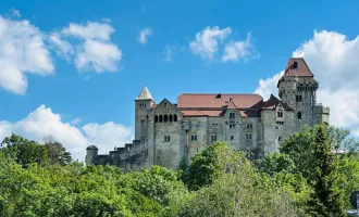 AKTIONSPREIS! Exklusive Doppelhaushälften inkl. Terrasse/Garten + Balkon! TRAUMAUSBLICK auf Burg Liechtenstein! SCHLÜSSELFERTIG!