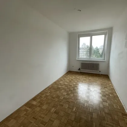 Lichtdurchflutete 3 Zimmerwohnung mit Balkon! - Bild 3