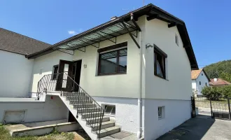 EINFAMILIEN-HAUS MIT 769 m2 GRUND UND CARPORT/SCHEUNE IN WIESEN!