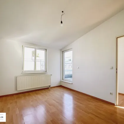 Lichtdurchflutete Dachgeschoß-Maisonette mit optimaler Aufteilung für viel Privatsphäre und großzügiger Ostterrasse - Bild 3