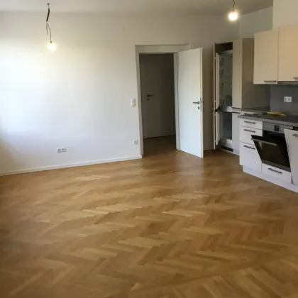 Tolle 3 Zimmer Wohnung IM HERZEN der Stadt -  Im Zentrum beim Alten Rathaus - JETZT ANFRAGEN - Bild 2