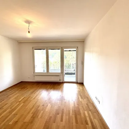 1190! Schöne und perfekt aufgeteilte 4-Zimmer Wohnung mit Balkon! - Bild 3