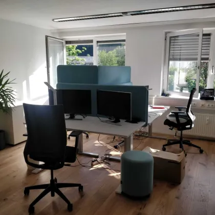 Zirl, helles Büro im Erdgeschoss mit Parkettboden zu vermieten - Bild 2