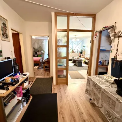 Perfekt aufgeteilte 2-Zimmer-Wohnung mit extra Küche, großer Loggia und Parkplatz in unmittelbarer Nähe zum Plabutscher Schlössl in Grazer Bezirk Gösting - Bild 3