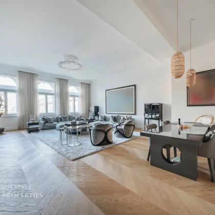 Eleganter 7-Zimmer Altbau mit Balkon, Nähe Börse - Bild 3