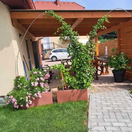 Modernes Einfamilienhaus in Güssing - vollrenoviert, mit Garten, Terrasse, Garage und Solarenergie! - Bild 2