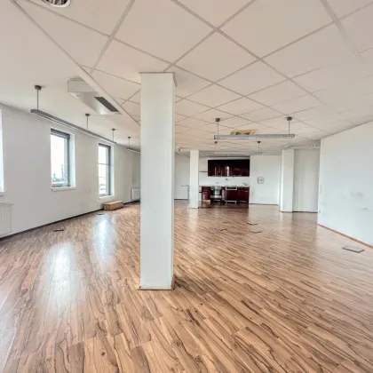 Modernes Büro mit guter Anbindung und Terrasse - Bild 2