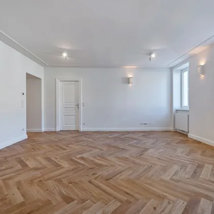 BALKONWOHNUNG im 4. Obergeschoß! Hochwertig sanierter 3-Zimmer-Stilaltbau - Bild 2