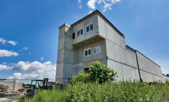 Betriebsobjekt im Rohbau mit Hallen und Büros | ca. 870m² Nutzfläche zzgl. Freiflächen | Gewerbegebiet Himberg