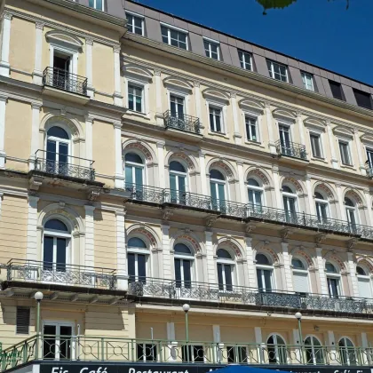 Herrschaftlicher Zweitwohnsitz, im Traditionsgebäude an der Seepromenade Gmunden mit traumhaftem Blick auf den Traunsee - Bild 2