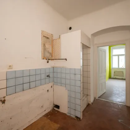 ++H7++ Sanierungsbedürftige 2-Zimmer Altbau-Wohnung, viel Potenzial! - Bild 2