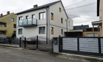 Großzügiges Mehrfamilienhaus in zentraler Lage mit 3 Wohneinheiten, Pool und gemütlichen Garten zu verkaufen