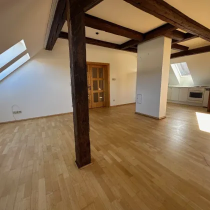 Dachgeschoß-Loft in einem historischen Haus - Bild 2