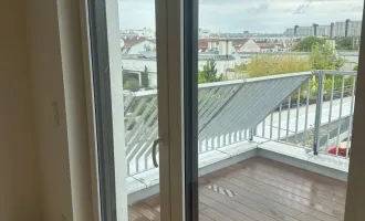 Cooles Dachgeschoß mit Fernblick und Dachterrasse beim Kirchenplatz Atzgersdorf - ZWEITBEZUG.