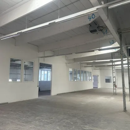 Große Gewerbefläche mit Büroflächen und Rampe nächst U-Bahn. - Bild 2