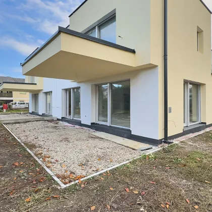 NEU! ++ NEUER KAUFPREIS ++  5 ZIMMER ++ 152,50 m² WOHNNUTZFLÄCHE + 2 BALKONE + TERRASSE + EIGENGARTEN + 2 PKW Stellplätze ++ - Bild 3