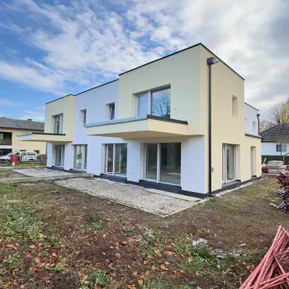 NEU! ++ NEUER KAUFPREIS ++  5 ZIMMER ++ 152,50 m² WOHNNUTZFLÄCHE + 2 BALKONE + TERRASSE + EIGENGARTEN + 2 PKW Stellplätze ++ - Bild 2