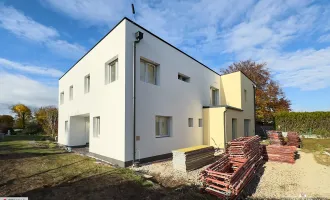 NEU!  ++ 5 ZIMMER ++ 152,50 m² WOHNNUTZFLÄCHE + 2 BALKONE + TERRASSE + EIGENGARTEN + 2 PKW Stellplätze ++