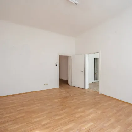 ++NEU++ Sanierungsbedürftige 3-Zimmer Altbau-Wohnung, viel Potenzial! - Bild 3