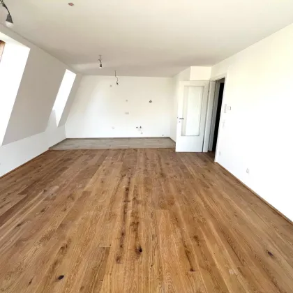 SOMMERBONUS sichern!!! Erstbezug! Wunderschöne 3-Zimmerwohnung mit Balkon Nahe Stadtpark - Wiener Neustadt! - Bild 3