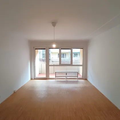 Sanierte 2-Zimmer Wohnung mit Loggia! - Bild 2