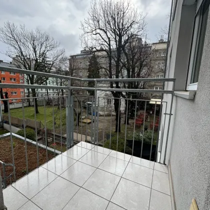 Hübsches 2-Zimmer Eigentum mit Balkon + Tiefgaragenplatz! 1160! - Bild 3