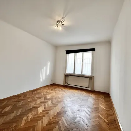 HELLE 2 ZIMMER WOHNUNG NÄHE KARLSPLATZ - Bild 3