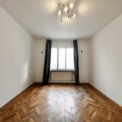 HELLE 2 ZIMMER WOHNUNG NÄHE KARLSPLATZ - Bild 2