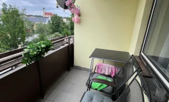 2 Zimmer Wohnung mit Balkon.