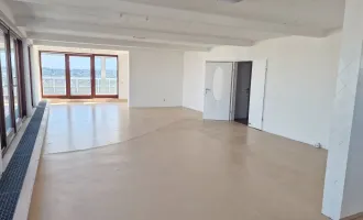 Großes Büro mit riesiger Terrasse im 8. OG | 2 Zimmer | 178m2