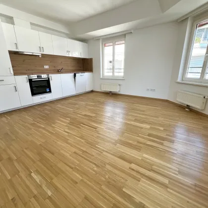 Traumhafte 51m² Wohnung in Stilaltbau: 2 Zimmer, moderne Einbauküche, für 319.000 € - Bild 2