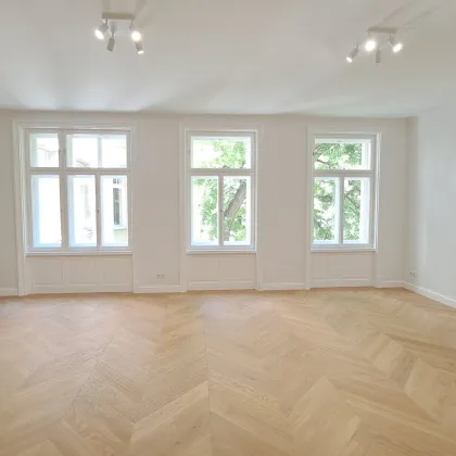 Wunderschön sanierte 4-Zimmer-Wohnung mit hofseitigem Balkon! - Bild 2