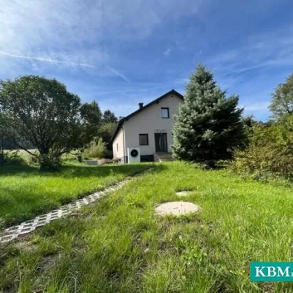 Provisionsfreie Dachgeschosswohnung in einem Zwei-Familienhaus mit Garten - Bild 2