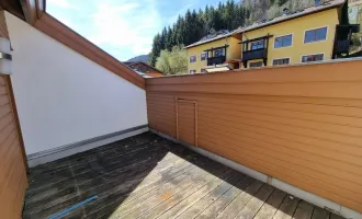 Doppelhaushälfte mit gemütlicher Dachterrasse bei Hof zu verkaufen