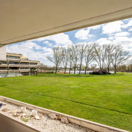 JETZT ZUSCHLAGEN! Seeblickidylle – Gemütliche 1-Zimmer-Wohnung mit großer Terrasse und Panoramablick - Bild 2