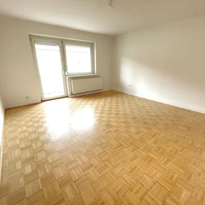 Neu sanierte 3 Zimmer-Wohnung mit Balkon! - Bild 3