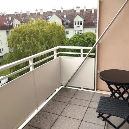 Leistbare, top gepflegte 3 Zimmer -Wohnung mit Balkon in zentrumsnaher Lage von Korneuburg! - Bild 2