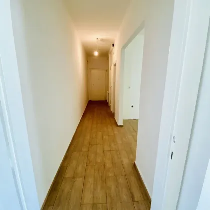 Super Zentral - ruhige 2,5 Zimmer Wohnung mit Loggia! - Bild 3