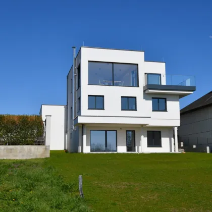 MODERNE VILLA MIT TRAUMHAFTEN SEEBLICK IN EXKLUSIVER UND ZENTRALER RUHELAGE - Bild 2