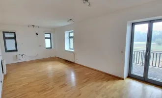 große 2-Zimmer-Wohnung mit 70m² - Balkon - inkl. Autoabstellplatz