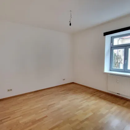 große 2-Zimmer-Wohnung mit 70m² - Balkon - inkl. Autoabstellplatz - Bild 3